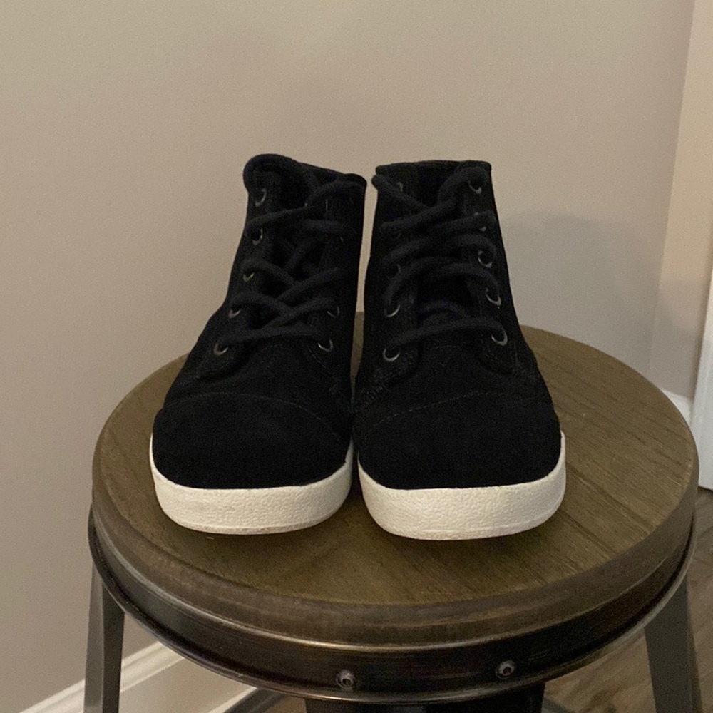 Tom’s Paseo Suede Hi-Top Sneaker